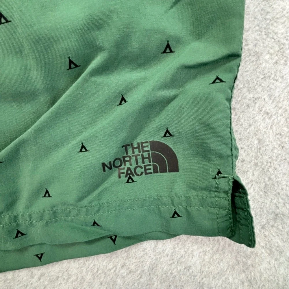 The North Face Shorts Mens XL Green Tent Print Nylon Mesh Lined‎ NF0A2UNJ